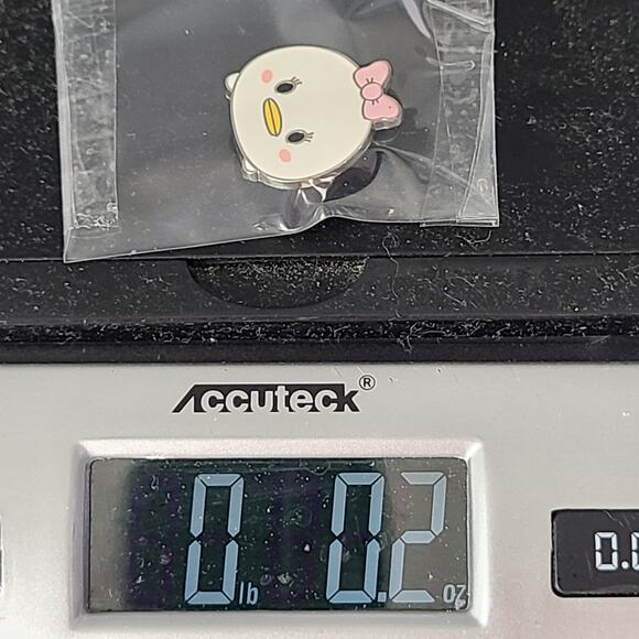 2015 Disney Pin Trading Daisy Duck Tsum Tsum Mystery Enamel Pin Authentic - Picture 8 of 8